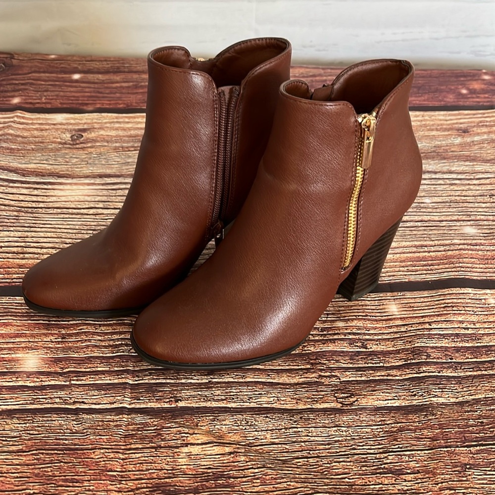 Jessica Cline Brown Booties Women's 6.5